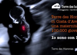 Partecipa all’emozione di salvare un bambino con la campagna interattiva di Terre des Hommes per le mamme della Costa d’Avorio
